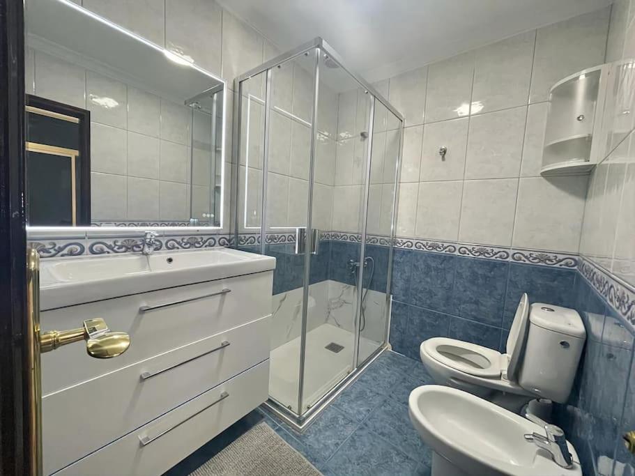 Affordable Holiday Accommodation For Large Families And Groups At Las Canteras Beach With 3 Bedrooms And Free Parking Las Palmas / Gran Canaria Exterior foto