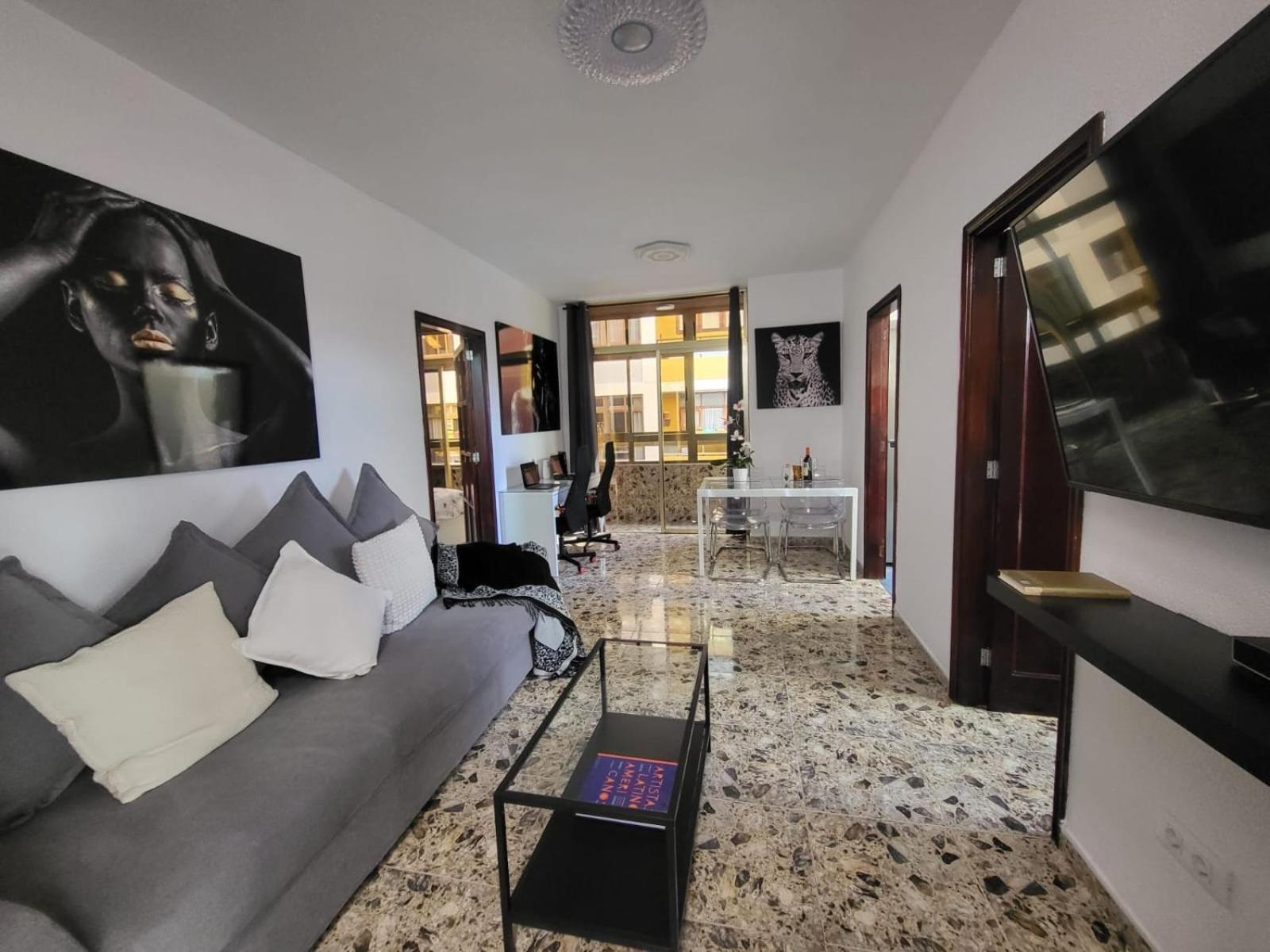 Affordable Holiday Accommodation For Large Families And Groups At Las Canteras Beach With 3 Bedrooms And Free Parking Las Palmas / Gran Canaria Exterior foto