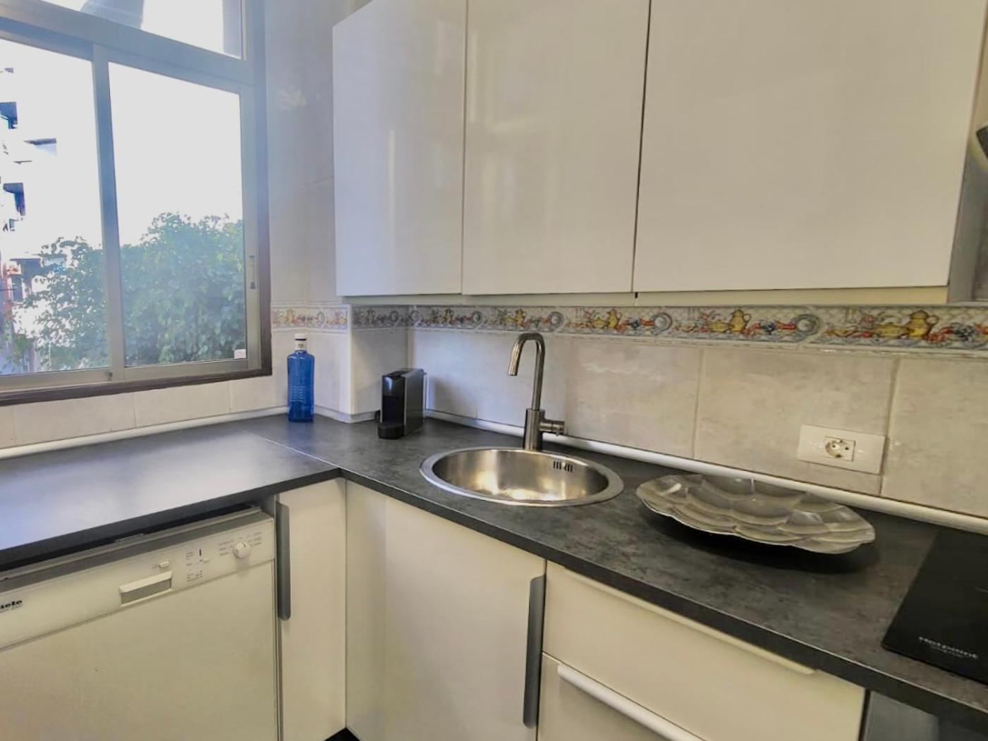 Affordable Holiday Accommodation For Large Families And Groups At Las Canteras Beach With 3 Bedrooms And Free Parking Las Palmas / Gran Canaria Exterior foto